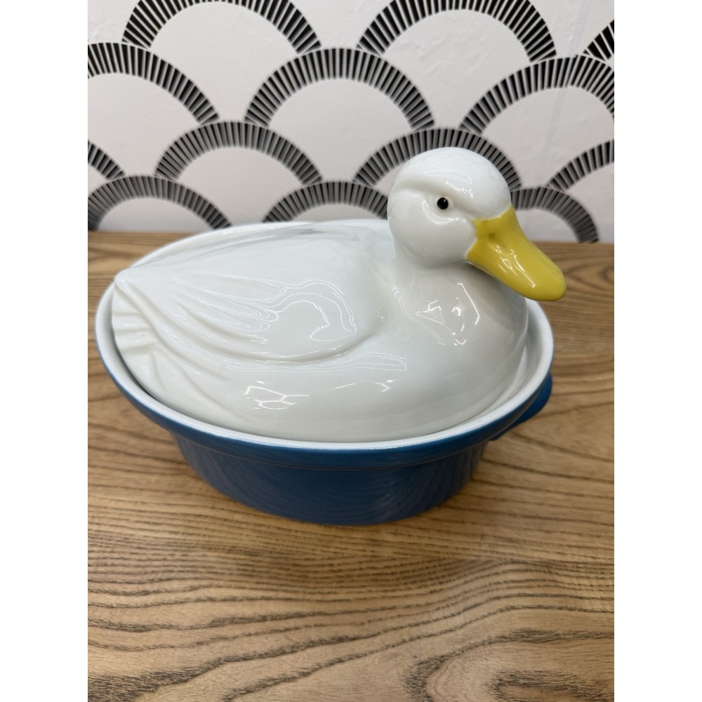 Vtg 1960s Blue Hall China Carbone Covered Duck Casserole Baking Dish Cottagecore